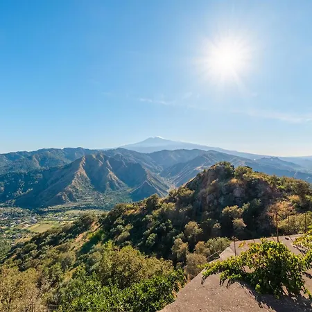 B&B Vista Alcantara Mountain Wellness